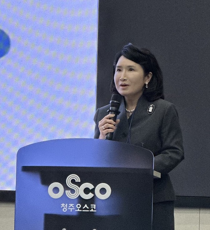 박윤정 나이벡_전무가 '오송바이오 2025 국제컨퍼런스'에서 연구 성과를 발표 중이다. ⓒ 나이벡