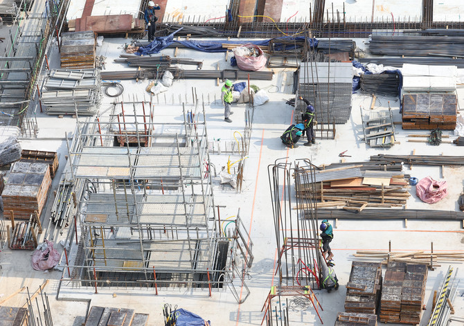 우리나라 건설투자가 5분기 연속 역성장을 이어가며 침체에 빠진 가운데 경기 부양을 위해 건설투자에 과도히 의존할 경우 경기 회복력 저하, 건설투자의 장기 부진으로 이어질 수 있다는 분석이 나왔다. © 연합뉴스