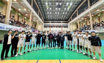 국립목포대학교 배구부 기념사진 촬영. ⓒ 목포대학교