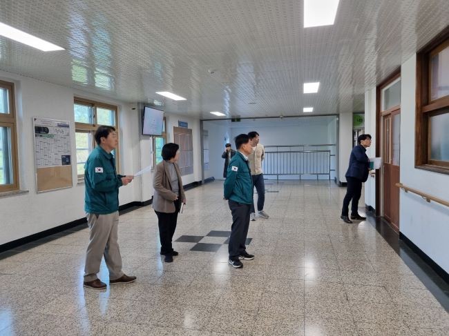 경북교육청은 도내 8개 시험지구 74개 시험장을 대상으로 수능 시험장 안전 점검을 실시하고 있다. ⓒ 경북교육청