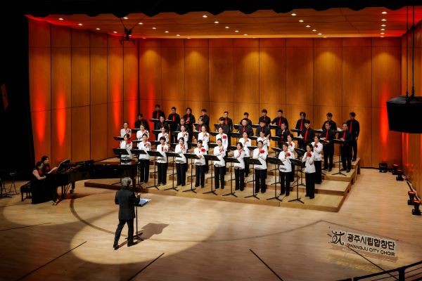 1976년 창단된 광주시립합창단은 세대와 장르를 아우르는 다채로운 공연들로 관객과의 접점을 넓혀왔다. ⓒ 광주광역시