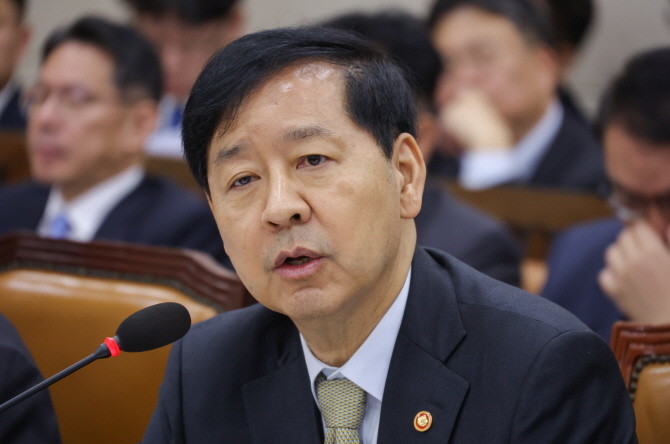 30일 서울 여의도 국회 기획재정위원회에서 열린 '2025년도 종합 국정감사'에서 발언 중인 구윤철 부총리 겸 기획재정부 장관. © 연합뉴스