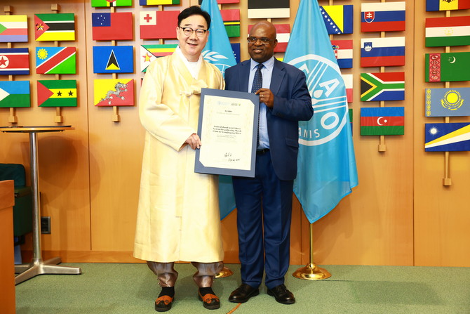 하동 섬진강 재첩잡이 손틀어업 세계중요농업유산 등재 공식 인증. ⓒ 하동군