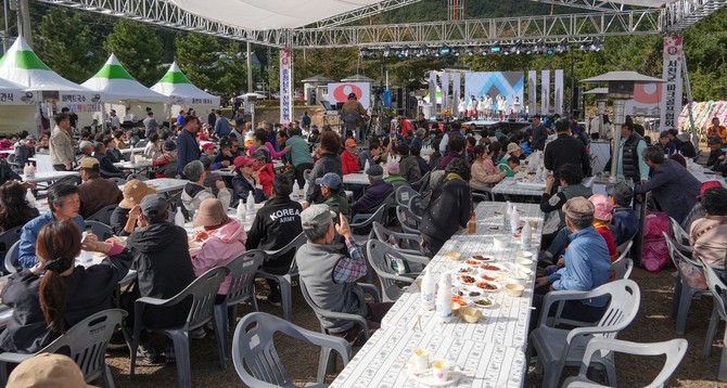 지난 1일부터 2일까지 종천면 산천리 공영주차장에서 열린 제2회 종천 '부또막 축제'를 개최하고 있다. ⓒ 서천군