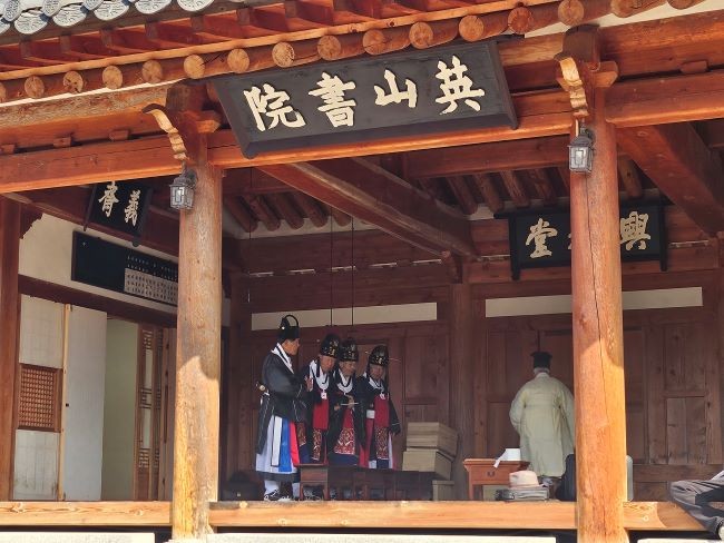 지난 4일 오전 영산서원 영산계 주관으로 영산서원 향사를 봉행했다. ⓒ 영양군