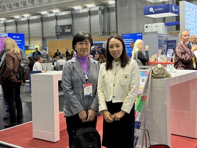 '바이오유럽 2025'에 참가한 우정원 메드팩토 사장(좌측)과 김새롬 미국법인장. ⓒ 메드팩토