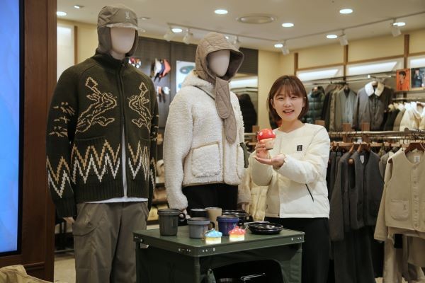 광주신세계 플레이스팟 'DOD(디오디)' 매장에서 캠핑장에서 포인트가 되는 랜턴을 선보이고 있다. ⓒ 광주신세계