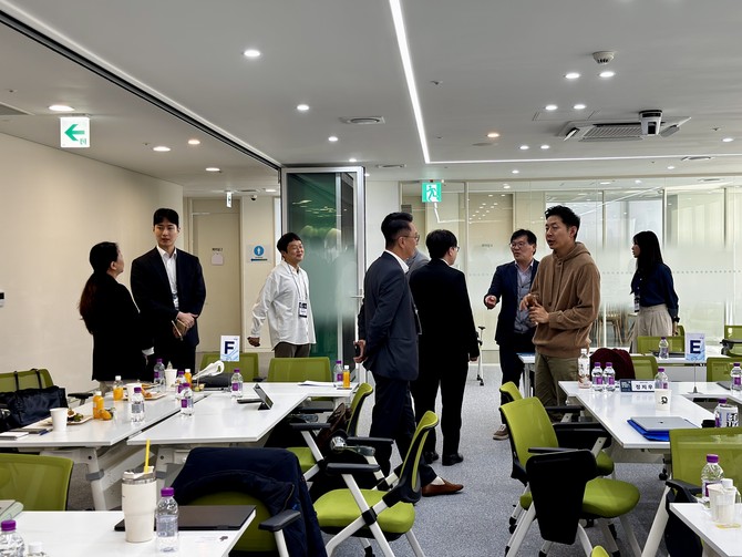 현장에서는 협업 가능성 탐색과 사업 연계 논의가 활발히 진행됐다. = 김주환 기자