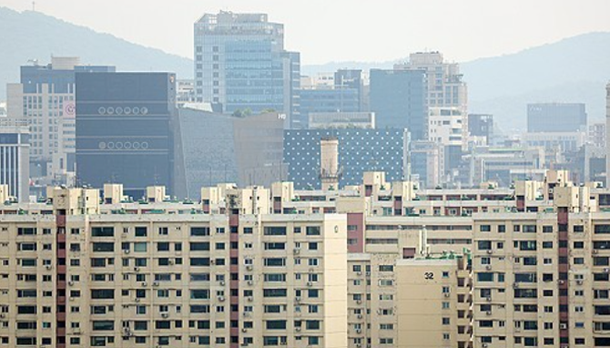 서울 강남 압구정동 일대 아파트. © 연합뉴스