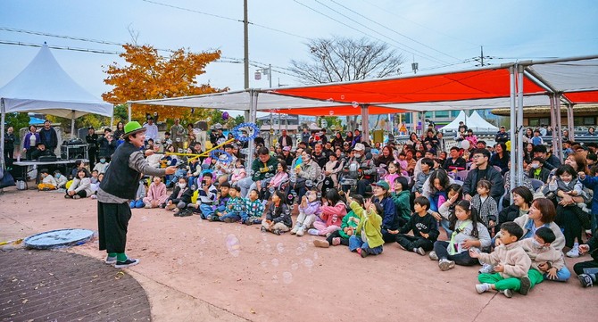 예산군의 대표 가을축제인 '2025 의좋은형제축제' 모습. ⓒ 예산군