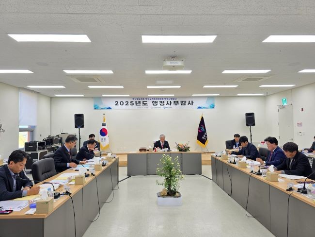 행정보건복지위원회의 새마을재단에 대한 2025년 행정사무감사 모습. ⓒ 경북도의회