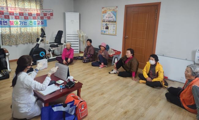안계면은 지난 7일 구장터 경로당에서 주민들을 대상으로 '찾아가는 건강교실'을 운영했다. ⓒ 의성군