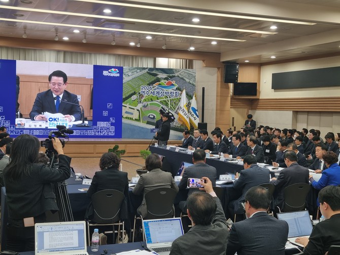 김영록 전남지사가 여수 정책비전투어에서 인사말을 하고 있다. ⓒ 전남도청종합기자단