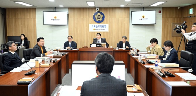 13일 제102회 정례회 제2차 회의에서 의회사무처 소관 2025년 주요업무 추진상황 보고를 청취하고, 제3회 추가경정예산안 등 3건의 안건을 심사했다. ⓒ 의회사무국