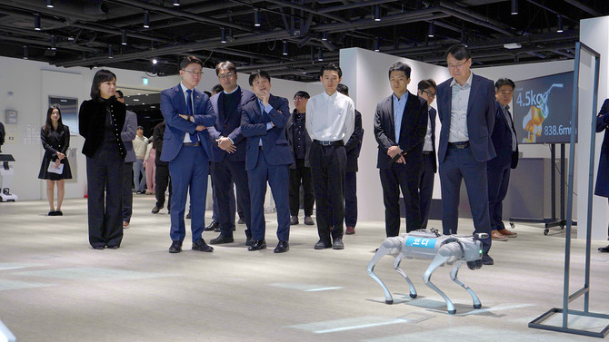 류제명 과학기술정보통신부 제2차관이 국내 피지컬 AI 선도기업 마음AI를 방문해 기술 현황을 점검하고, 산업계와 함께 '피지컬 AI 혁신 간담회'를 개최했다. ⓒ 마음AI