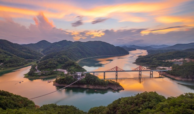 제천 청풍호반 '제천 청풍경(淸風景)길' 대한민국 관광도로 지정. ⓒ 제천시