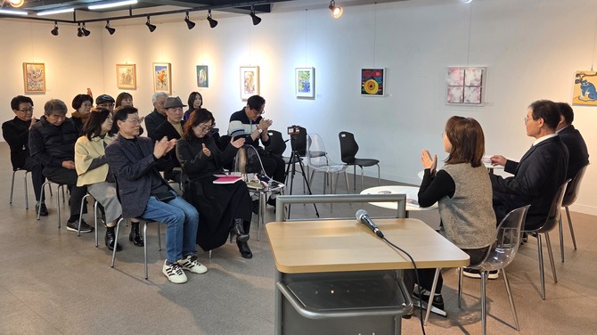 김상권 前 경남교육감 후보가 학부모들과 바로서는 경남교육을 위해 소통 콘서트를 이어가고 있다. ⓒ 프라임경제