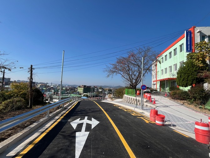 사천읍 행정복지센터~구 동성초교 간 도시계획도로 개통. ⓒ 사천시