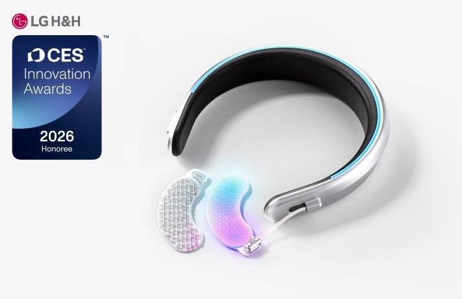 LG생활건강이 개발한 'Hyper Rejuvenating Eye Patch'가 CES 2026 뷰티테크 분야 혁신상을 수상했다. © LG생활건강