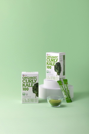 '유기농 컬리케일 100' 제품 스틸컷. ⓒ CJ웰케어