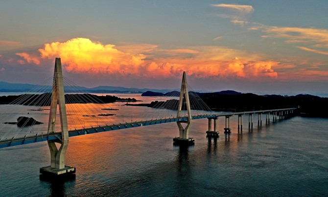 섬비엔날레 사진공모전 우수작(장려 원산대교, 제목:원산대교 낙조). ⓒ 보령시