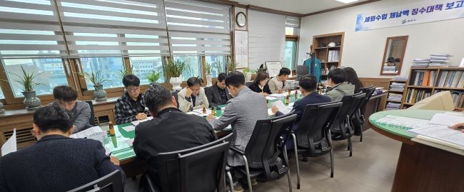 영천시는 지난 17일 이정우 부시장 주재로 '세외수입 체납액 징수대책 보고회'를 개최했다. ⓒ 영천시