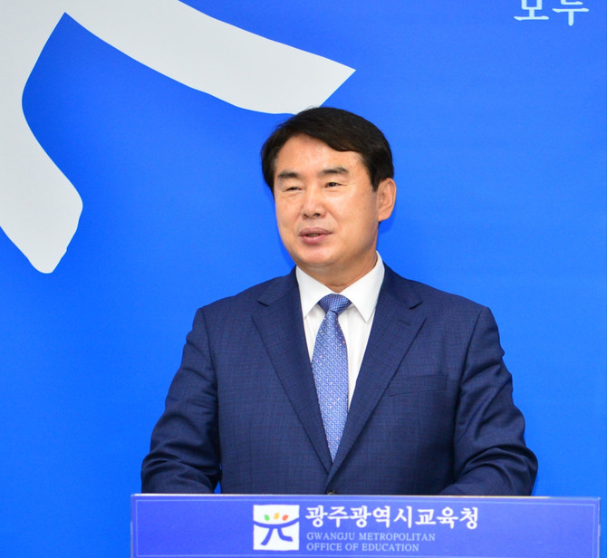 브리핑하는 이정선 광주시교육감. ⓒ 광주시교육청