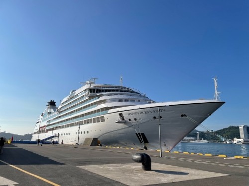 올해 마지막 국제크루즈인 일본 '미츠이 오션후지호'가 여수항에 입항했다. ⓒ 여수시