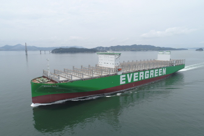 삼성중공업이 건조한 컨테이너 운반선. ⓒ 삼성중공업