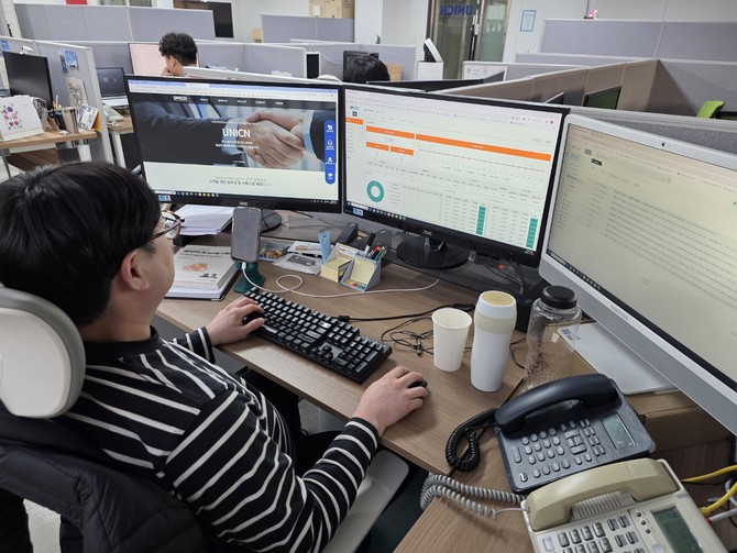 유니씨앤이 생성형 인공지능(AI)을 활용한 상담 자동화 기술과 클라우드 기반 IPCC/AICC 통합 서비스를 앞세워 국내 고객센터 산업의 디지털 전환을 선도하고 있다. ⓒ 유니씨앤