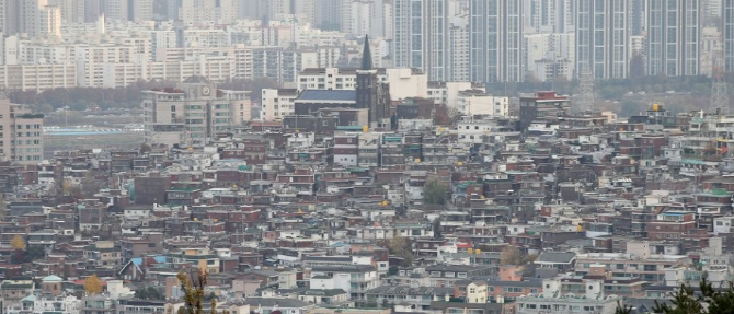 2019년 11월 서울 용산구 한남3구역 재개발 지역에 주택들이 빽빽이 들어서 있다. © 연합뉴스