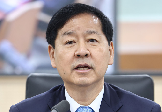 구윤철 부총리 겸 기획재정부 장관이 26일 정부세종청사에서 열린 성장전략TF 겸 경제관계장관회의를 주재하고 있다. ⓒ 연합뉴스