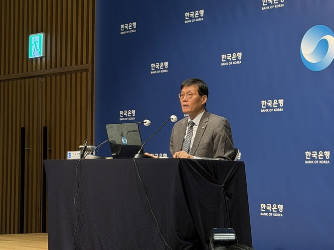 이창용 한국은행 총재는 27일 금융통화위원회(이하 금통위)가 기준금리를 연 2.50%로 동결한 뒤 기자간담회를 열어 이같이 말했다. = 임채린 기자