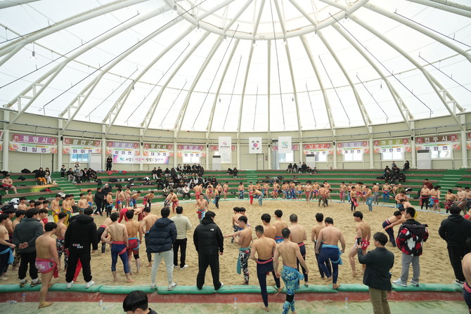 2025년 동계전지훈련에 고성을 방문해 씨름선수들이 훈련을 하고 있는 사진. ⓒ 고성군