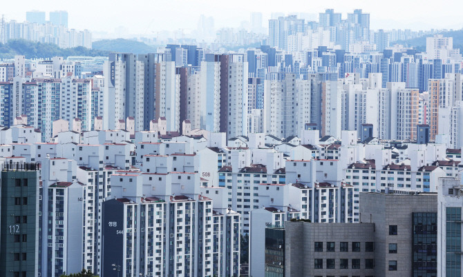 지난달 전국 아파트 청약 경쟁률이 올해 들어 가장 낮은 수준을 기록했다. © 연합뉴스