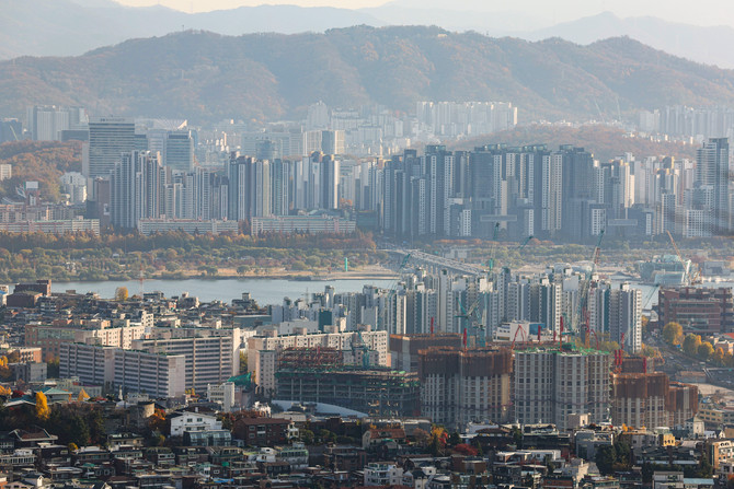 KB국민은행으로부터 대출받아 서울 아파트를 산 가구의 연간 소득이 지난 3분기 분기별 최저치를 기록한 것으로 나타났다. © 연합뉴스