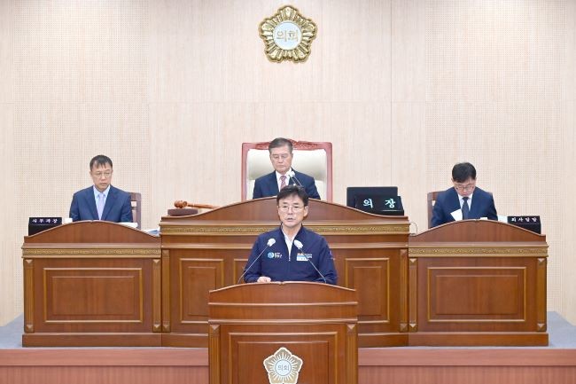 시정연설하고 있는 윤경희 청송군수. ⓒ 청송군