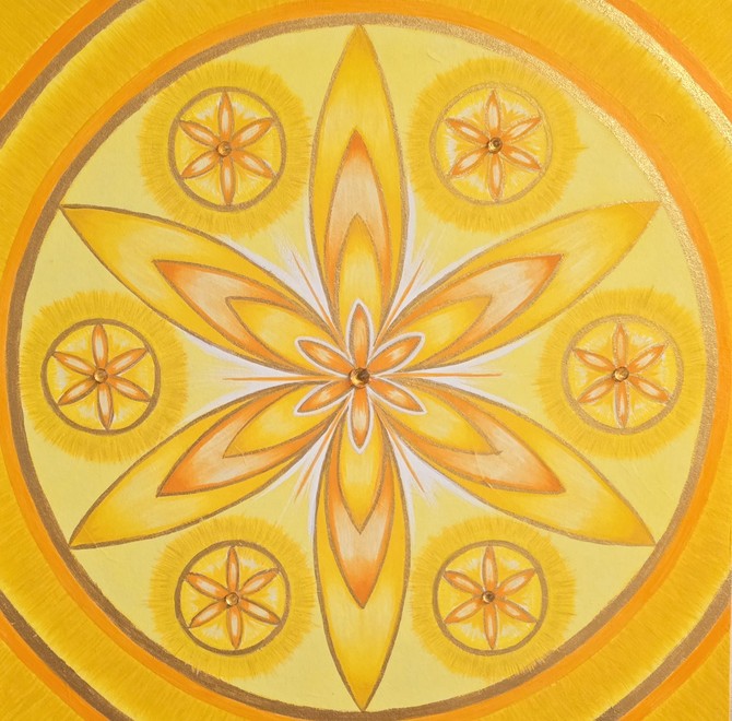 박시은 / 내 안의 빛 / 장지에 채색 / 27.3*27.3cm / 2025. ⓒ 만다라아트명상협회