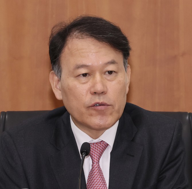 원조 친윤(친윤석열)으로 구분됐던 윤한홍 국민의힘 3선 중진 의원이 윤석열 전 대통령과 절연, 국민에게 어이없는 계엄을 사과해야 한다고 당 지도부에 공개적으로 촉구했다. © 연합뉴스