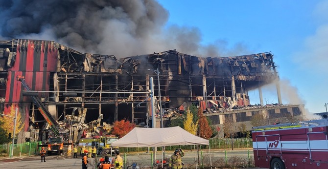천안 이랜드패션 통합물류센터 화재 모습. ⓒ 충남도