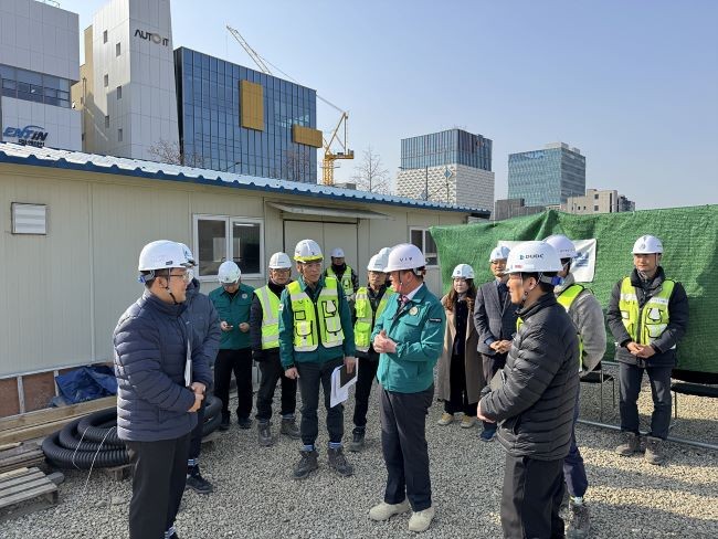 대구도시개발공사 CEO·외부 안전전문가 동절기 안전점검 모습. ⓒ 대구도시개발공사