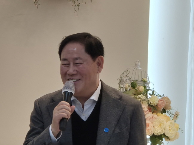 지난 9일 영남대 경영행정대학원 최고경영자과장 원우 대상으로 특강을 하고 있는 최경환 전 경제부총리. ⓒ 프라임경제