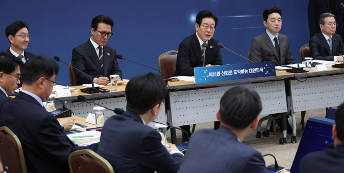 이재명 대통령은 12일 세종에서 과기부, 개보위, 방미통위 업무보고를 받았다. ⓒ 연합뉴스