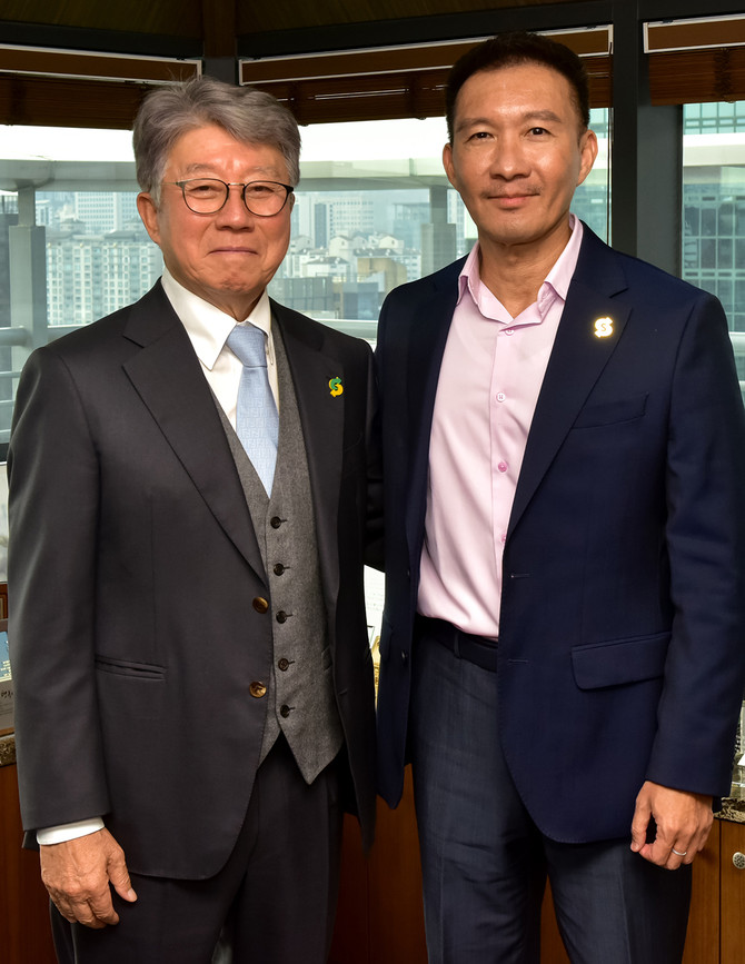 오광현 청오DPK 회장(왼쪽)과 조셉 슈 써브웨이 아시아태평양 지역 사장. ⓒ 청오SW