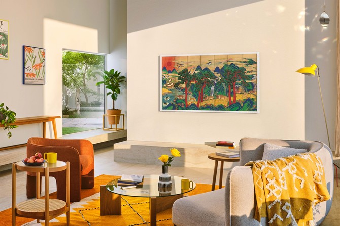 삼성전자 삼성 아트 스토어를 통해 이건희 컬렉션의 십장생도를 감상할 수 있다. ⓒ 삼성전자