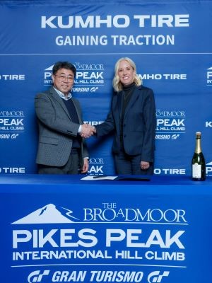 금호타이어는 지난 28일(현지시간) 세계적인 힐 클라임 대회인 파이크스 피크 인터내셔널 힐 클라임과 차세대 드라이버 육성을 위한 신규 파트너십을 체결했다. ⓒ 금호타이어