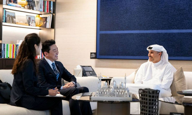 강 실장은 모하메드 빈 자이드 알 나흐얀 UAE 대통령을 예방하고, 모하메드 대통령의 방한을 초청하는 이재명 대통령의 친서를 전달했다. ⓒ 연합뉴스