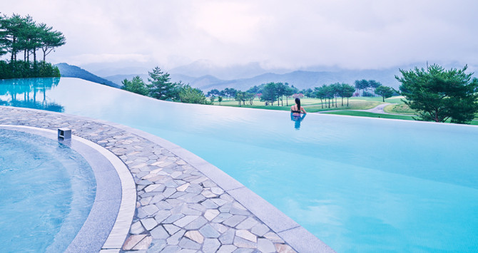 패키지에 포함된 조식 뷔페 및 각종 시설 이용권은 3인 기준으로 제공되며, 대인 2인과 소인 1인이 함께 이용할 수 있다. ⓒ 소노인터내셔널