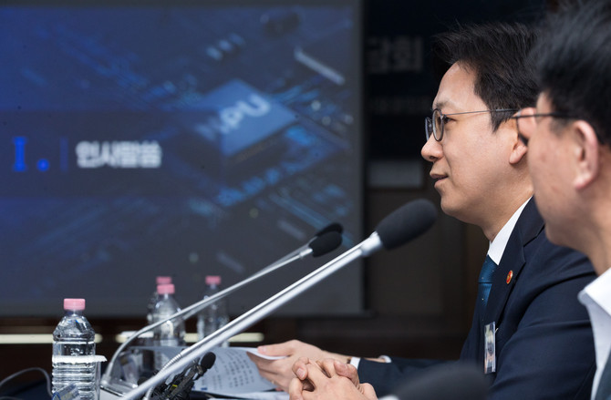 배경훈 부총리 겸 과학기술정보통신부 장관이 17일 오후 서울 중구 한국프레스센터에서 열린 '국민성장펀드 K엔비디아 프로젝트 민관합동 간담회' 에서 인사말을 하고 있다. ⓒ 과학기술정보통신부