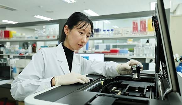 경기도경제과학진흥원이 구추간 대용량 세포 표적물질 이미징 장비. ⓒ 경기도경제과학진흥원